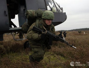 Ρώσος ΥΠΑΜ: «Χιλιάδες στρατεύματα έτοιμα να προστατέψουν τα δυτικά σύνορα της Ρωσίας από το ΝΑΤΟ»